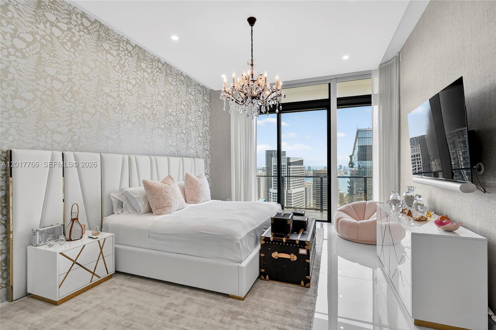 RISE CONDO - Residential