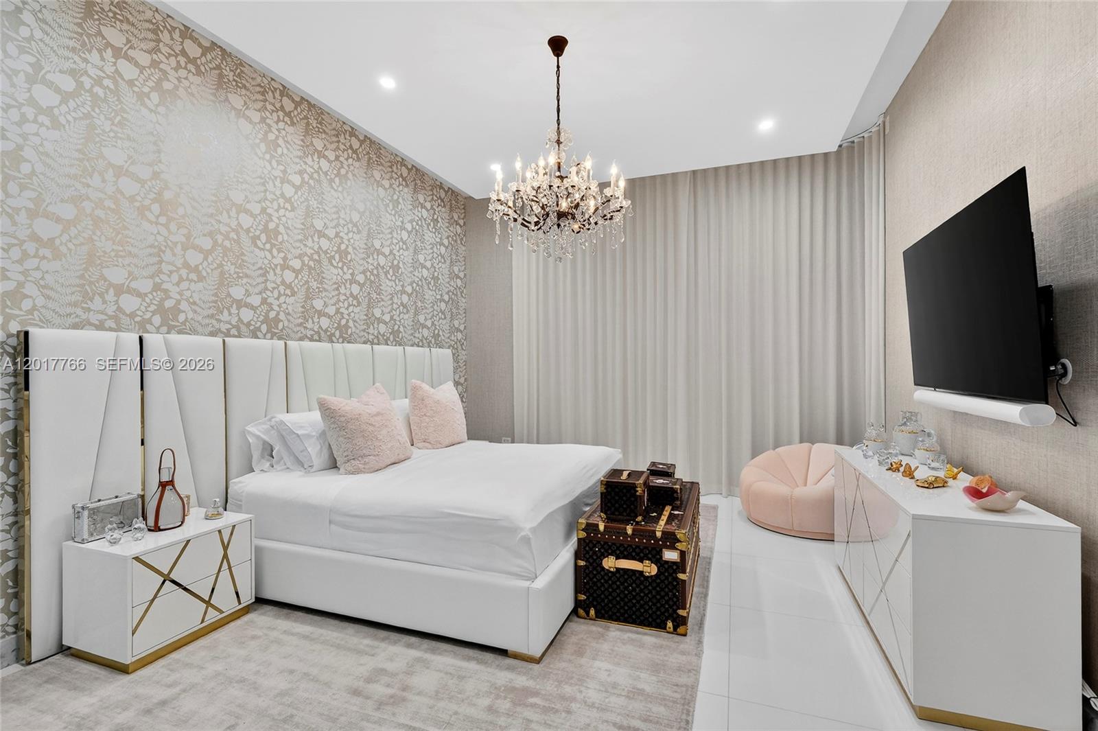 RISE CONDO - Residential