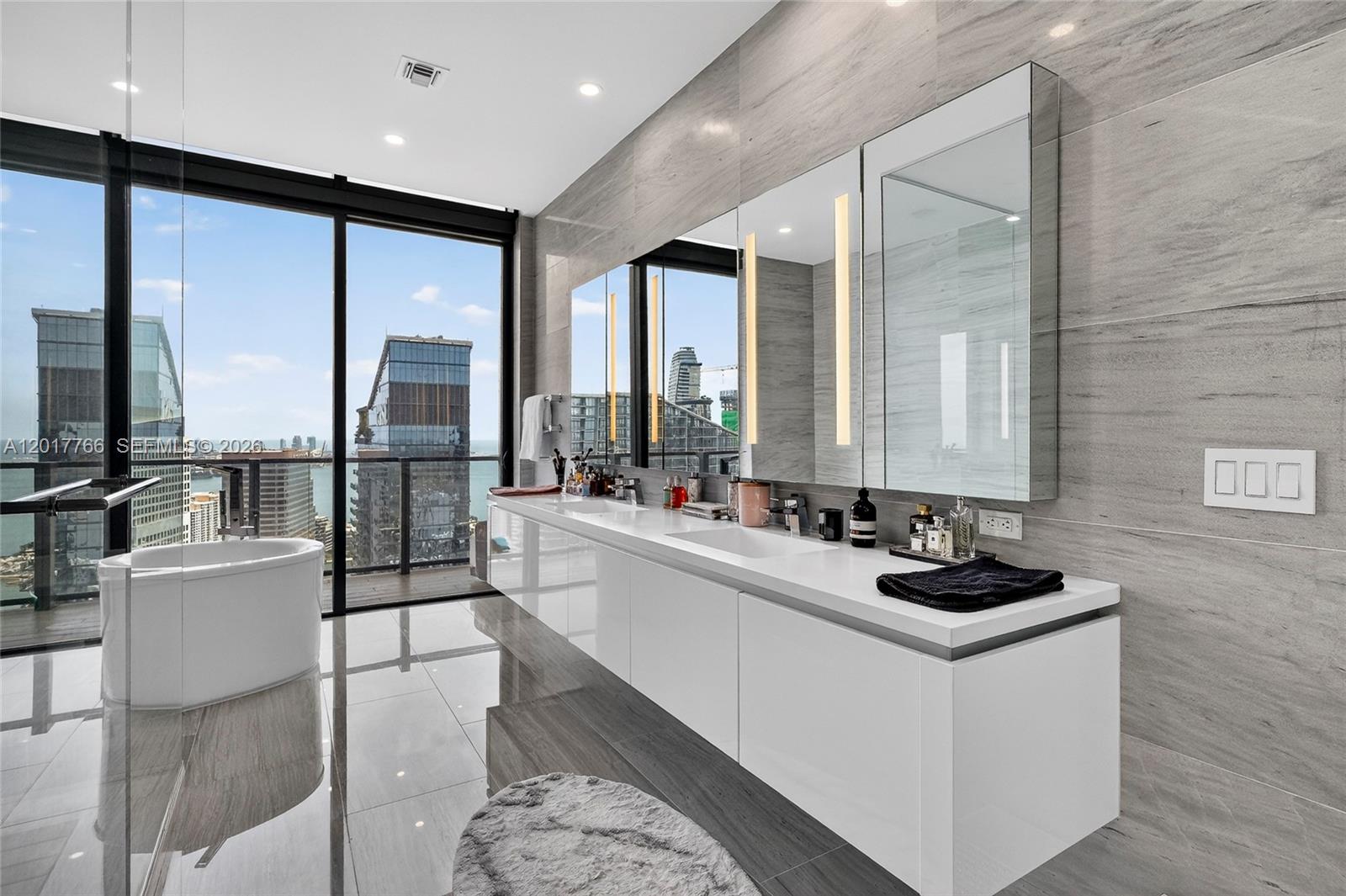 RISE CONDO - Residential