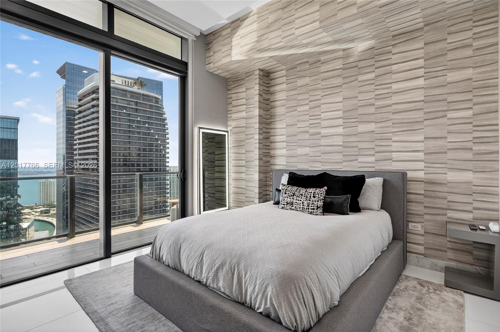 RISE CONDO - Residential