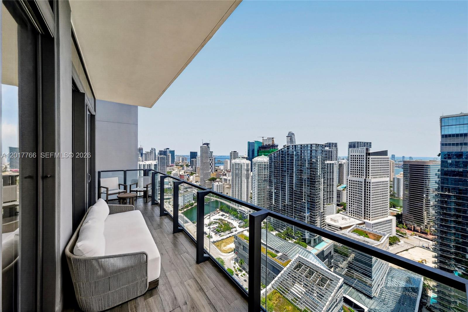 RISE CONDO - Residential