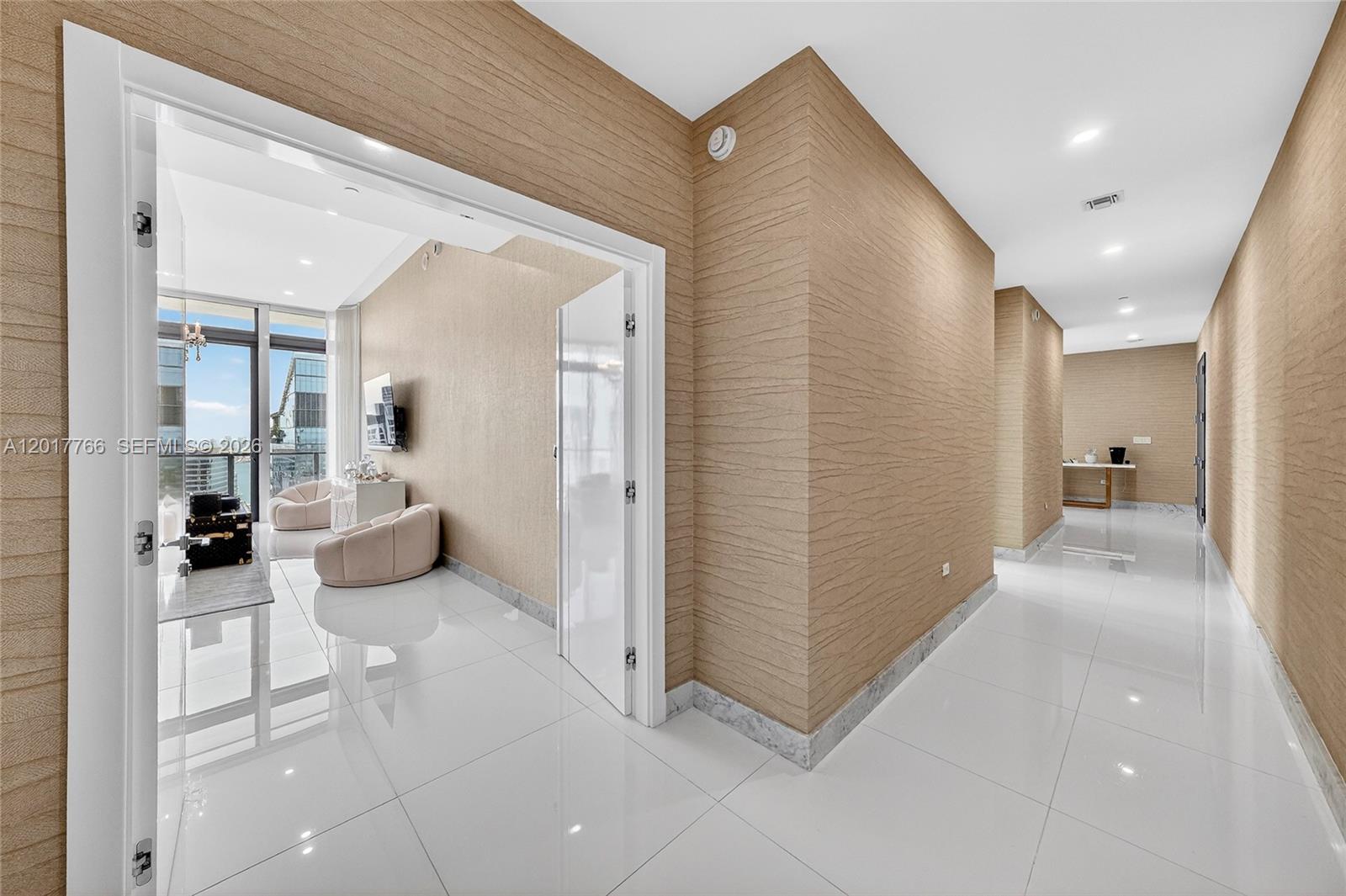 RISE CONDO - Residential