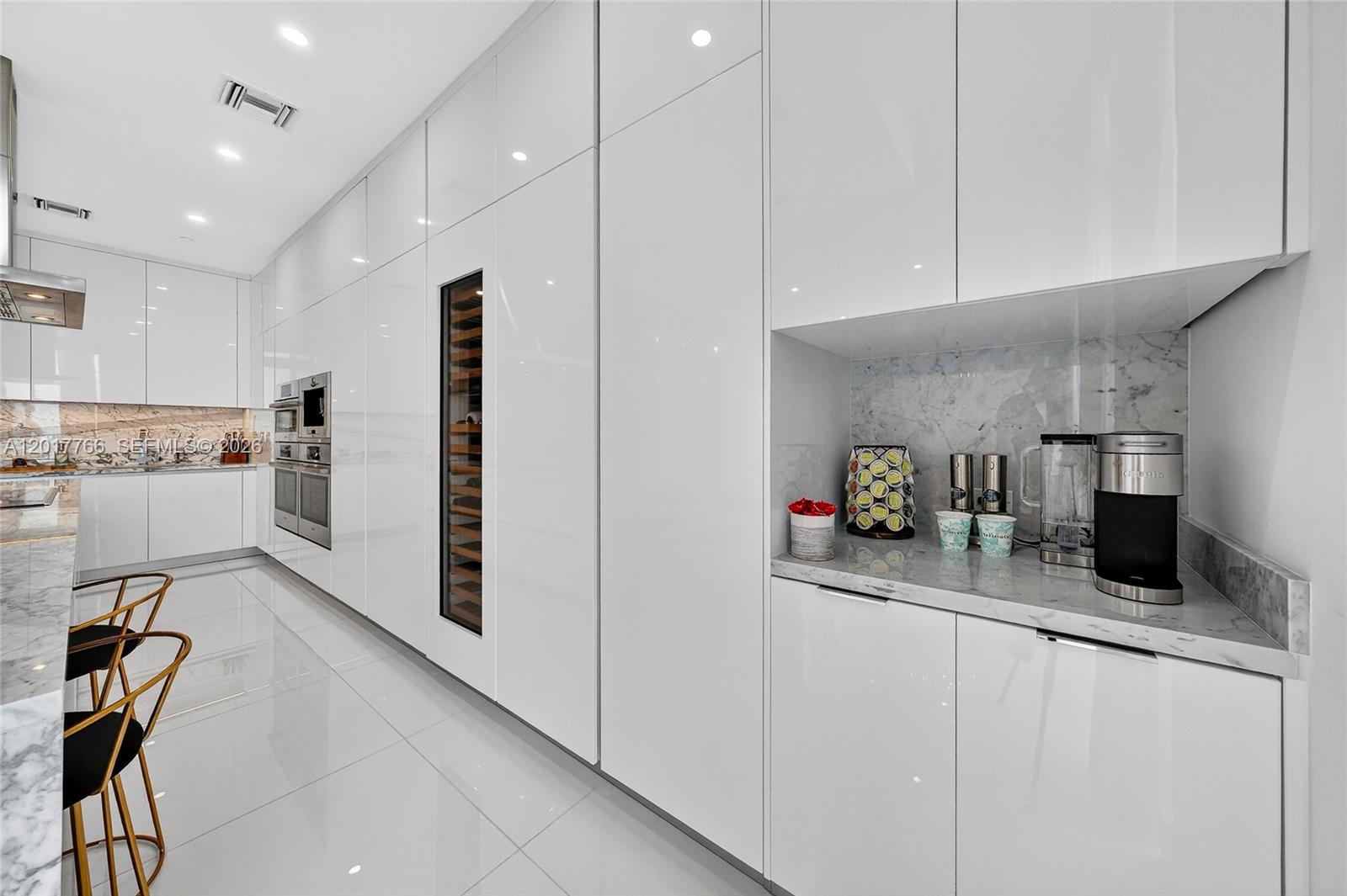 RISE CONDO - Residential