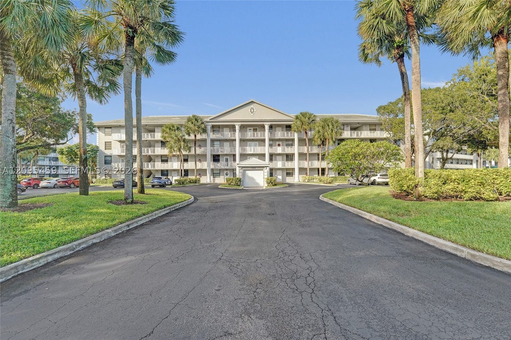 Photo of 1522 Whitehall Dr #106, Davie, FL 33324 (MLS # A12095459)