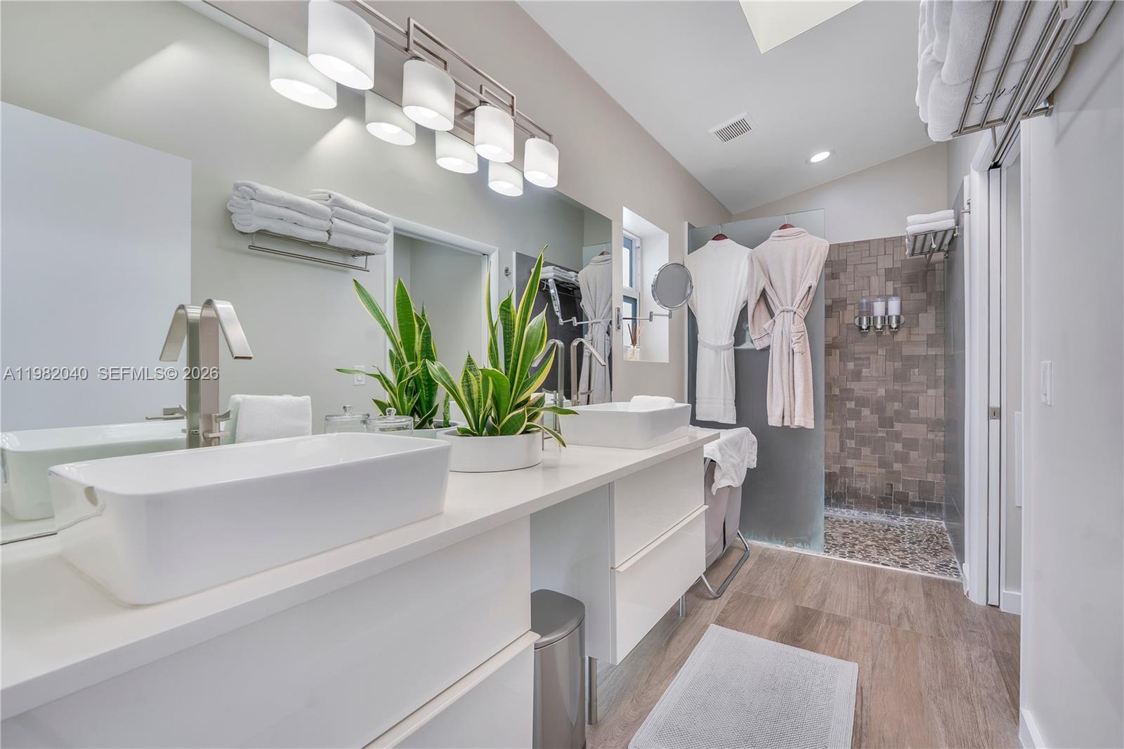 SAN SIMEON HOMES - Residential