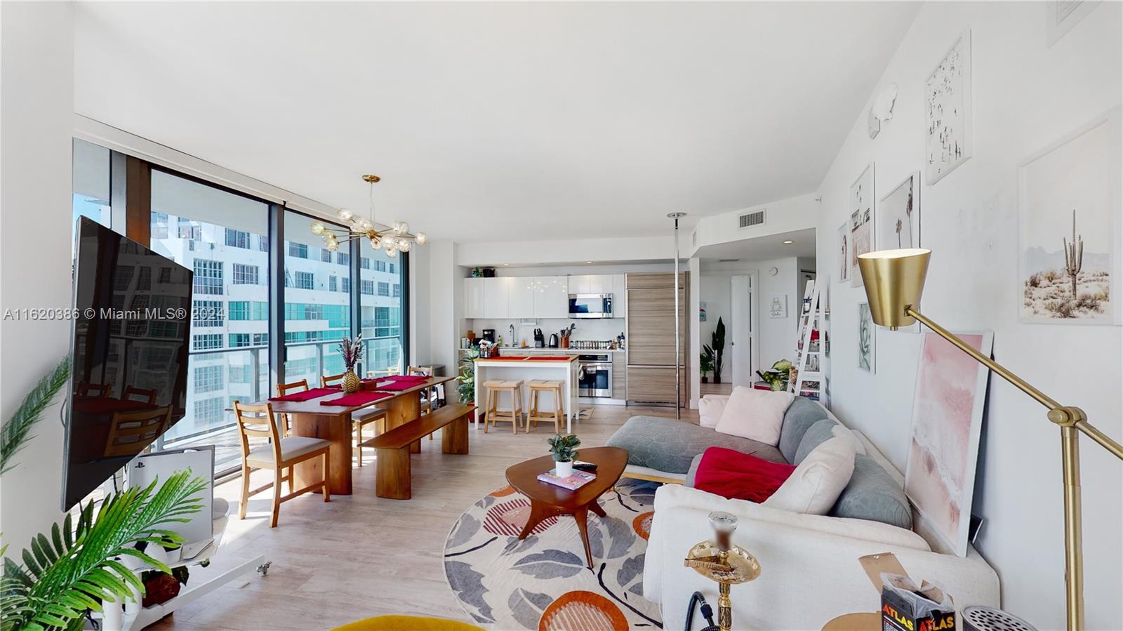 121 NE 34th St 3104