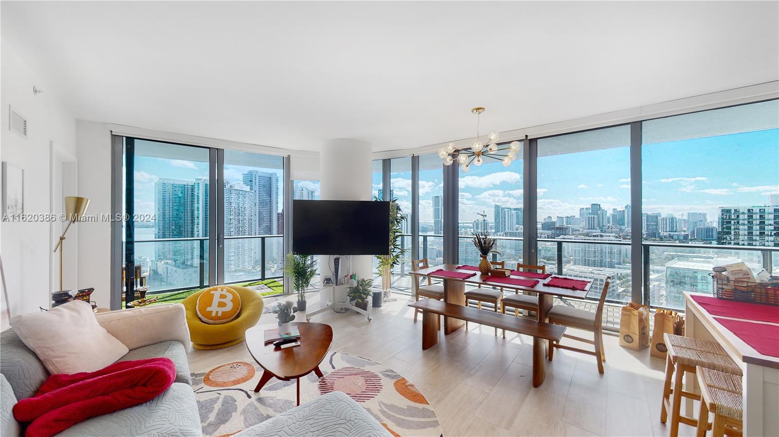 121 NE 34th St 3104