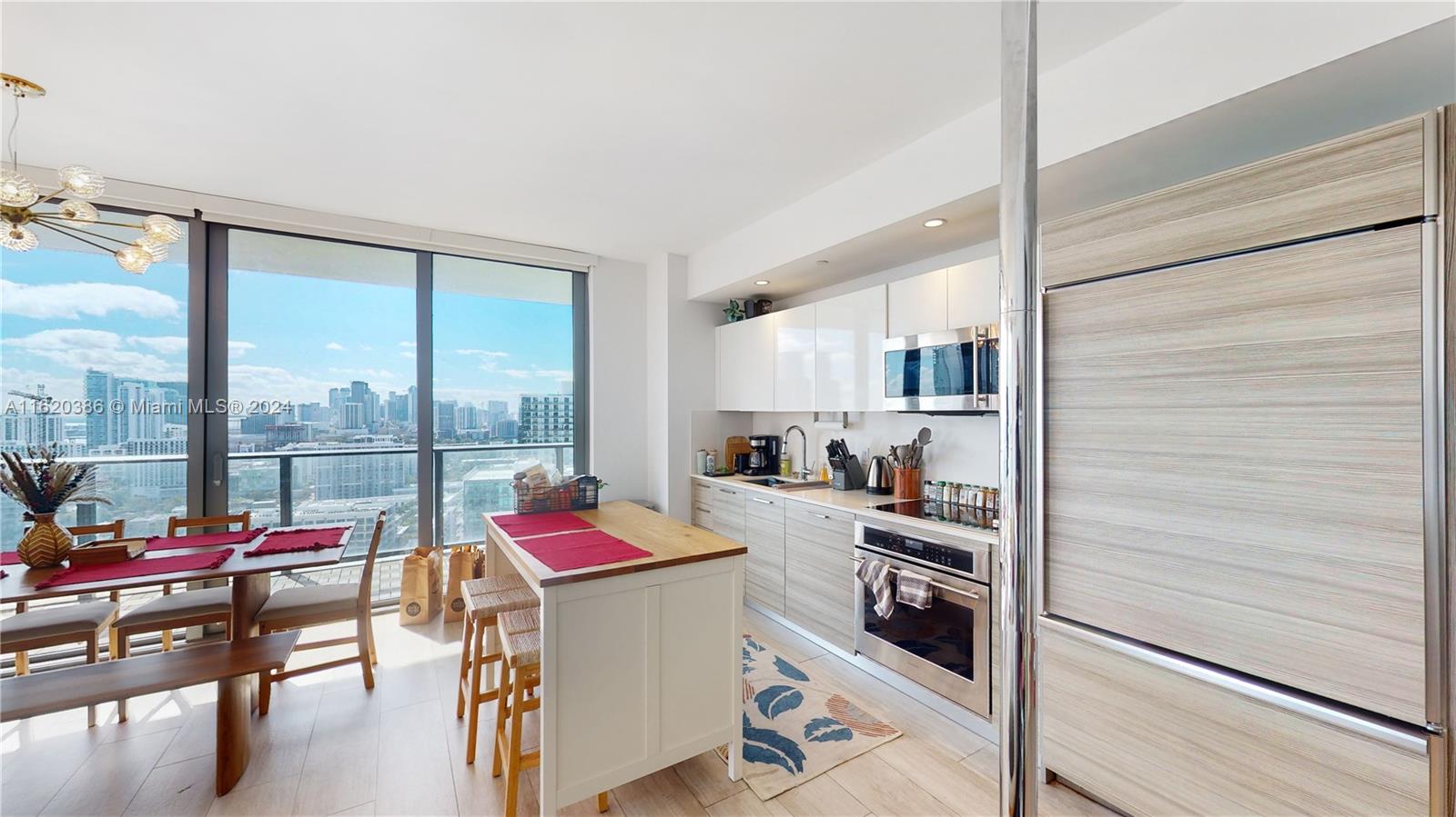 121 NE 34th St 3104