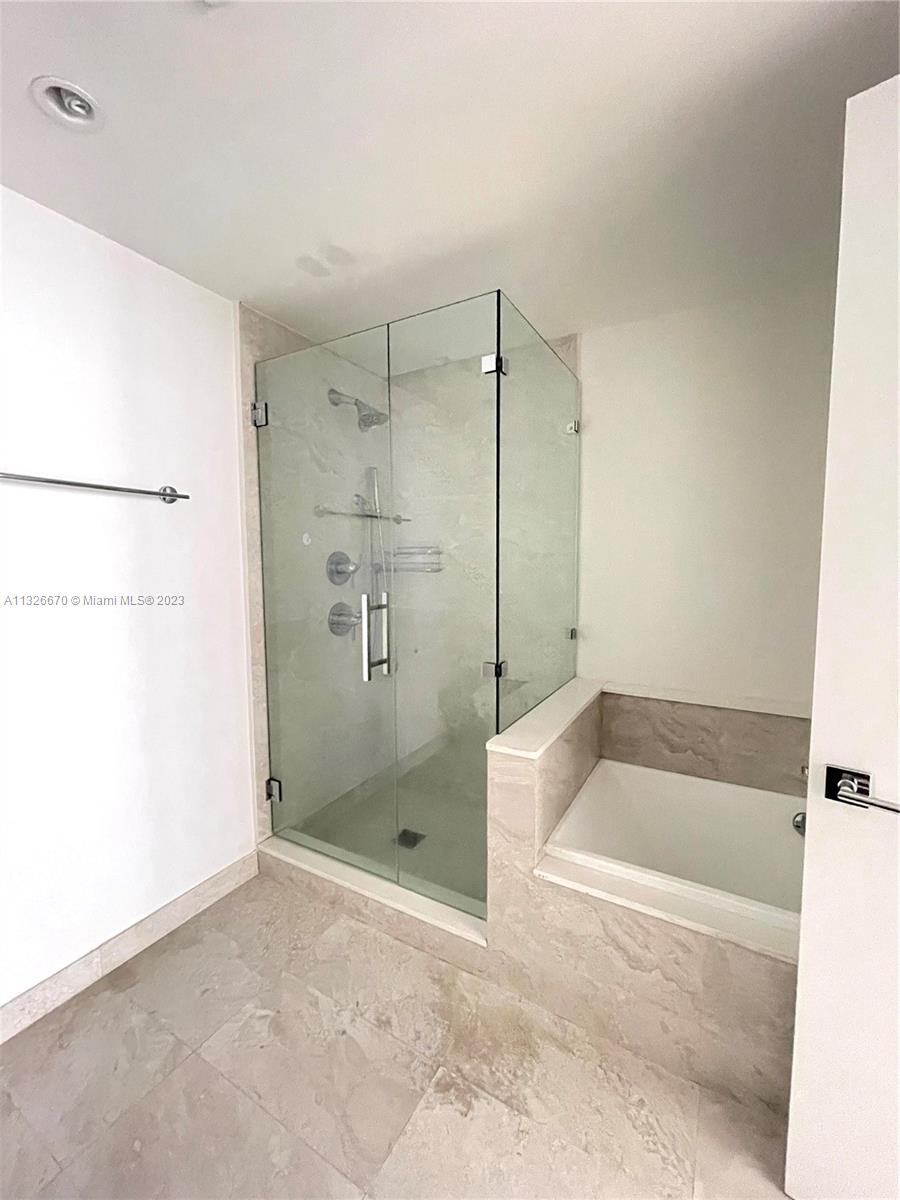 ARIA ON THE BAY - Residential Lease