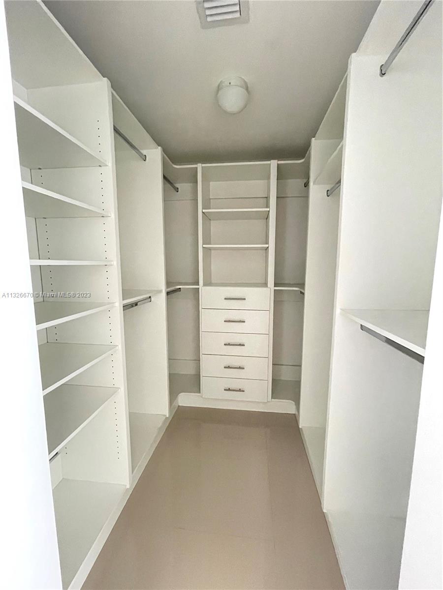 ARIA ON THE BAY - Residential Lease