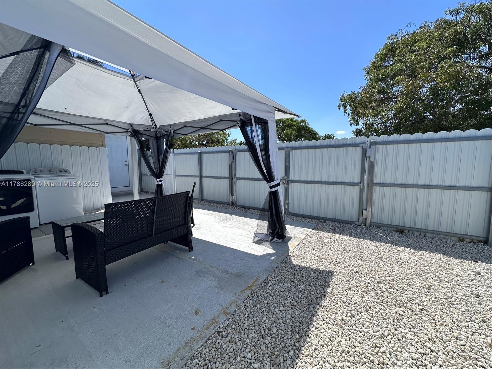 27913 Sw 136th Pl 2, Homestead, Miami-Dade County, Florida - 1 Bedrooms  
1 Bathrooms - 
