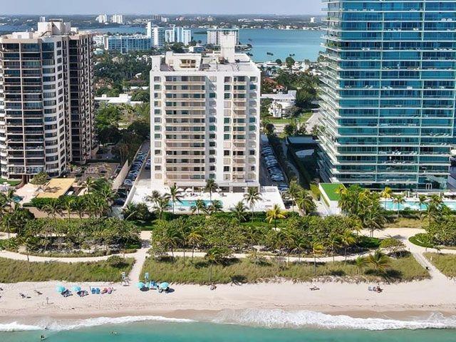 10185 Collins Ave 319