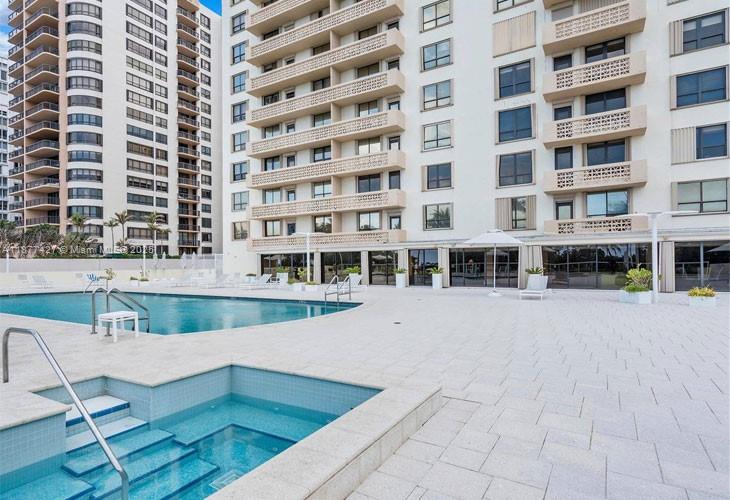 THE PLAZA OF BAL HARBOUR - Residential