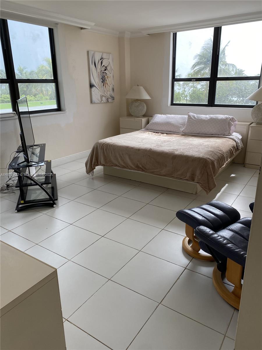 THE PLAZA OF BAL HARBOUR - Residential