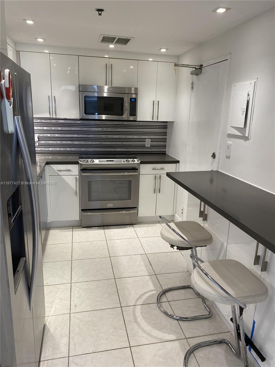 THE PLAZA OF BAL HARBOUR - Residential