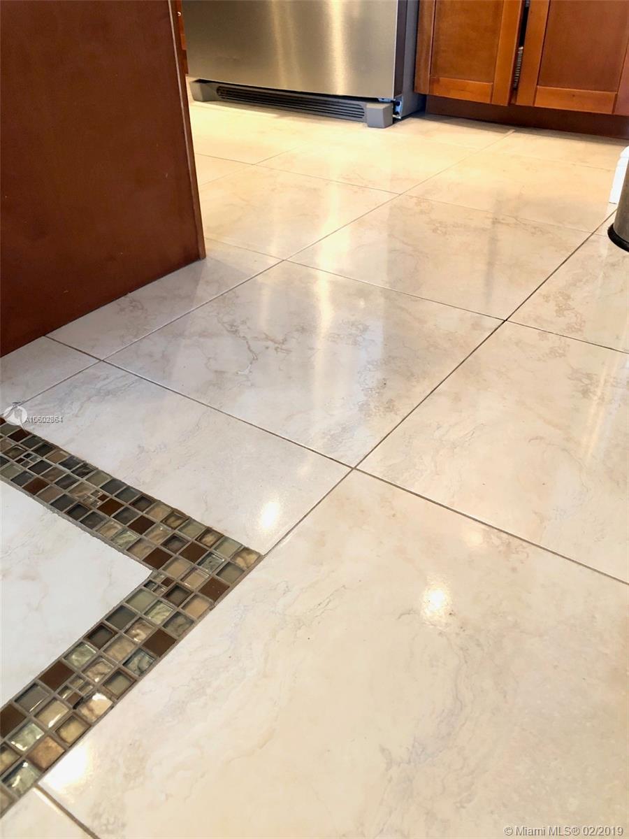 ALLINGTON TOWERS CONDO - Residential