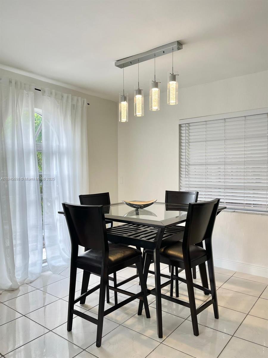 1099 E 1st Ave 1099