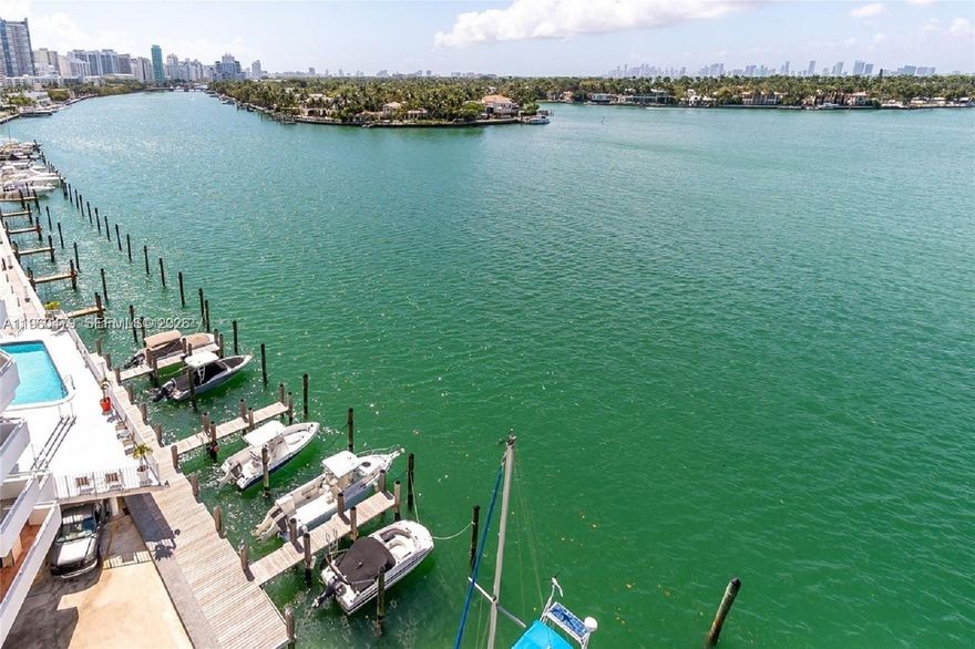 2 Bedrooms 2 Baths , excellent location . Spectacular Miami Bay Views. Beach walking distance. Docking is available at the Marina for low monthly fee. Remodeled from floor to ceiling. State of the Art Stainless Steel appliances. 20 Minutes from Miami International Airport, close to the most famous Miami Beach Restaurants.