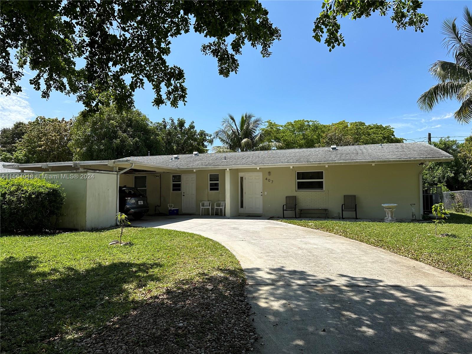 Property for Sale at 407 Ontario Pl Pl, West Palm Beach, Palm Beach County, Florida - Bedrooms: 4 
Bathrooms: 2  - $450,000