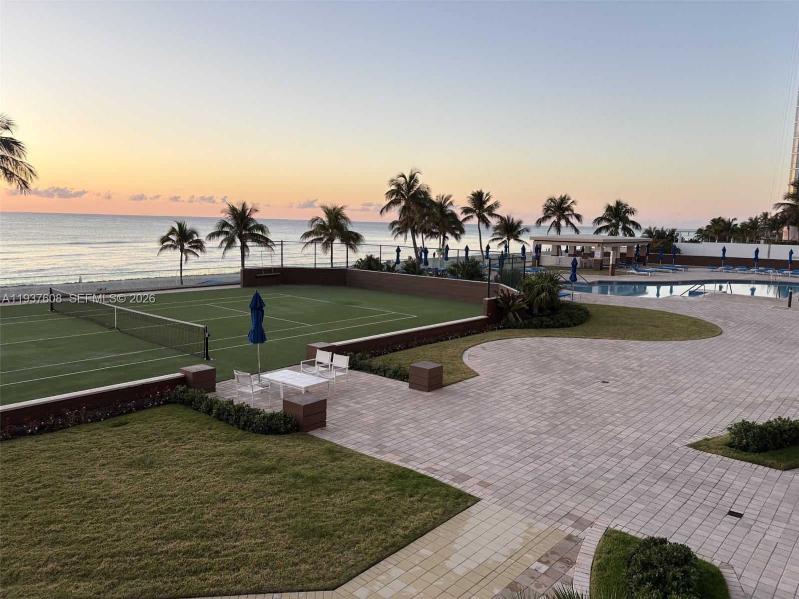 THE PINNACLE CONDO - Residential
