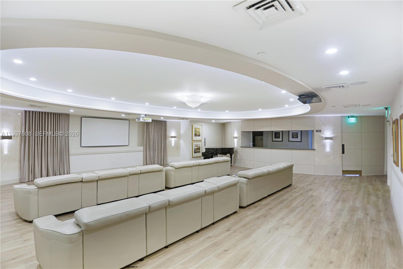 THE PINNACLE CONDO - Residential