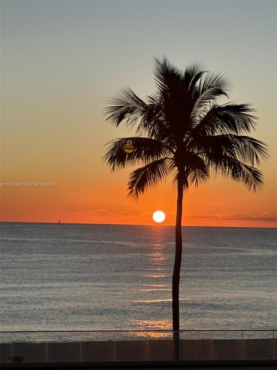 THE PINNACLE CONDO - Residential