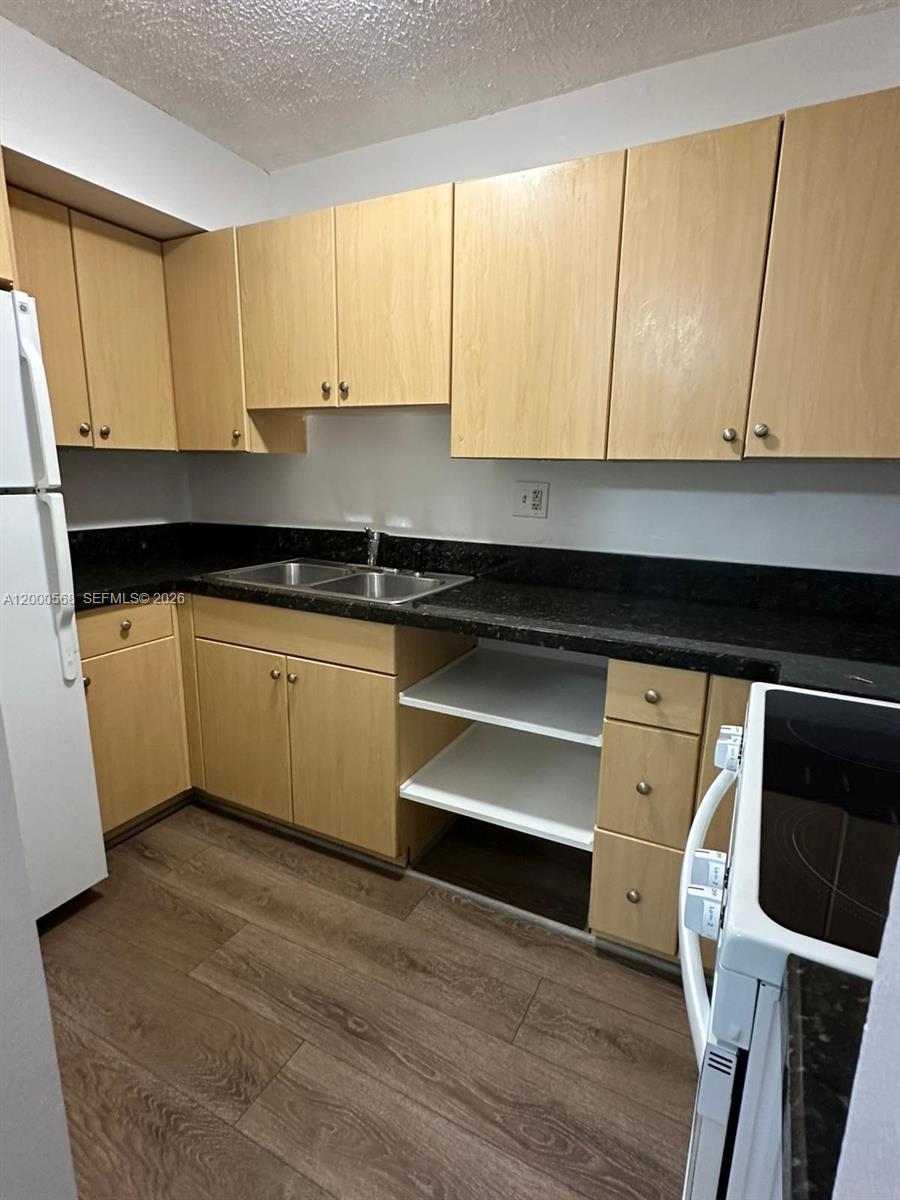 SUNSET VILLAS NO 3 CONDO - Residential Lease