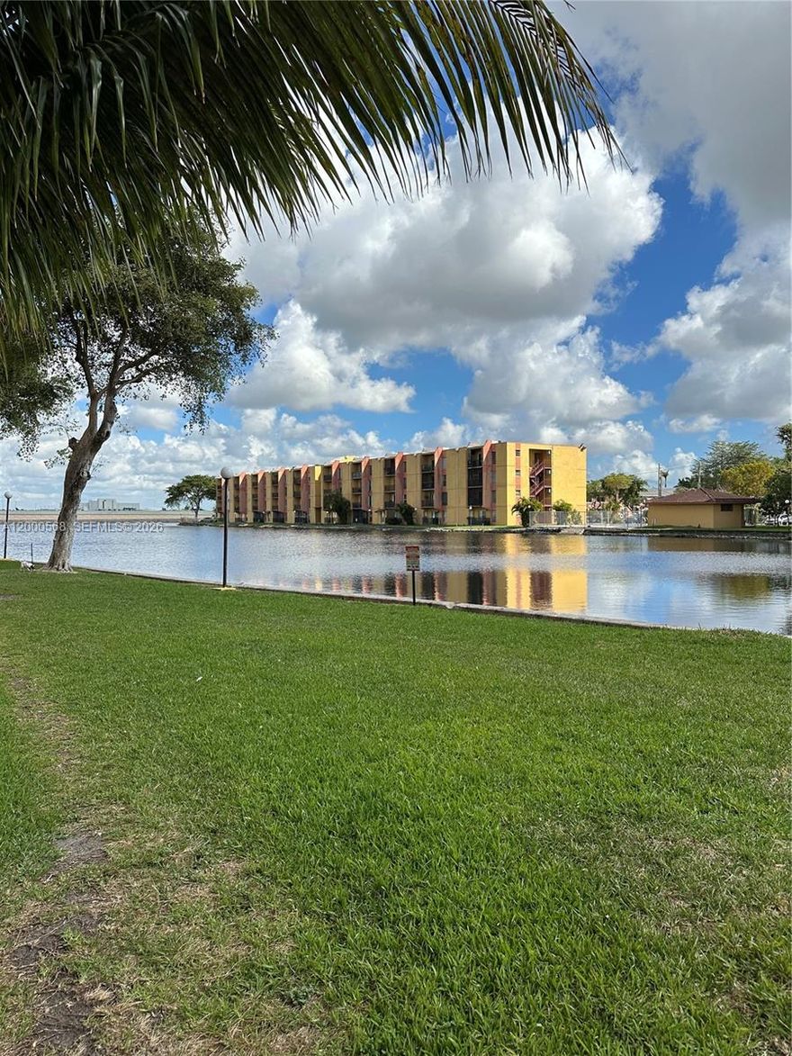 Experience Comfort and Convenience at Sunset Villas Condo III. This beautifully updated one-bedroom features new flooring, and includes a brand-new electric range, making it move-in ready. The community boasts a refreshing pool with a view of the lagoon, a clubhouse, a children’s play area, laundry facilities, and 24/7 security with gated access and guards. Conveniently located near Miami International Airport and major highways, this condo offers unmatched accessibility. Schedule your visit today!