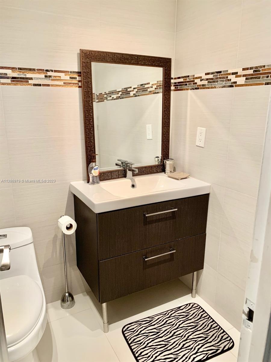 TIDES ON HOLLYWOOD BEACH - Residential Lease