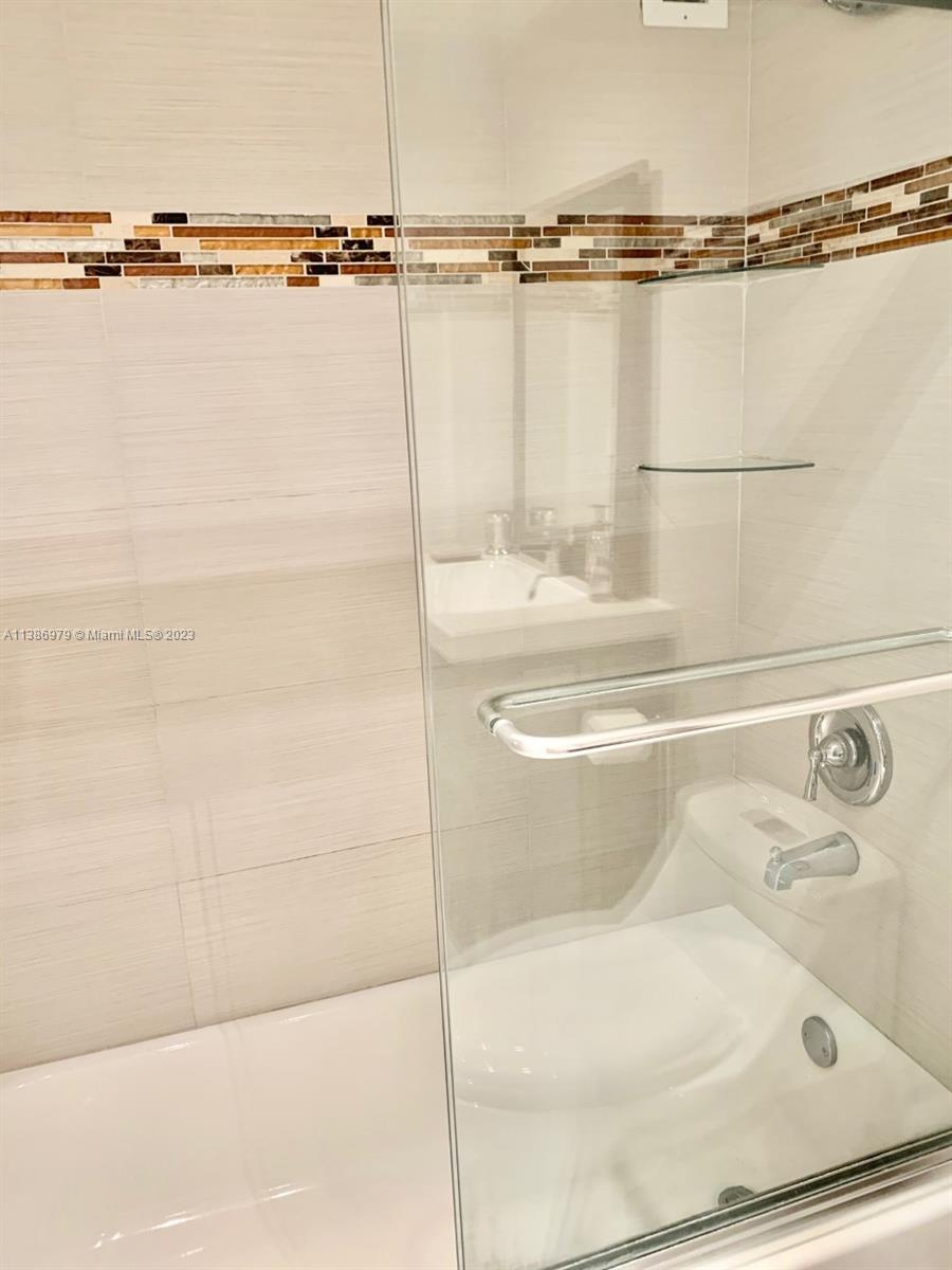 TIDES ON HOLLYWOOD BEACH - Residential Lease