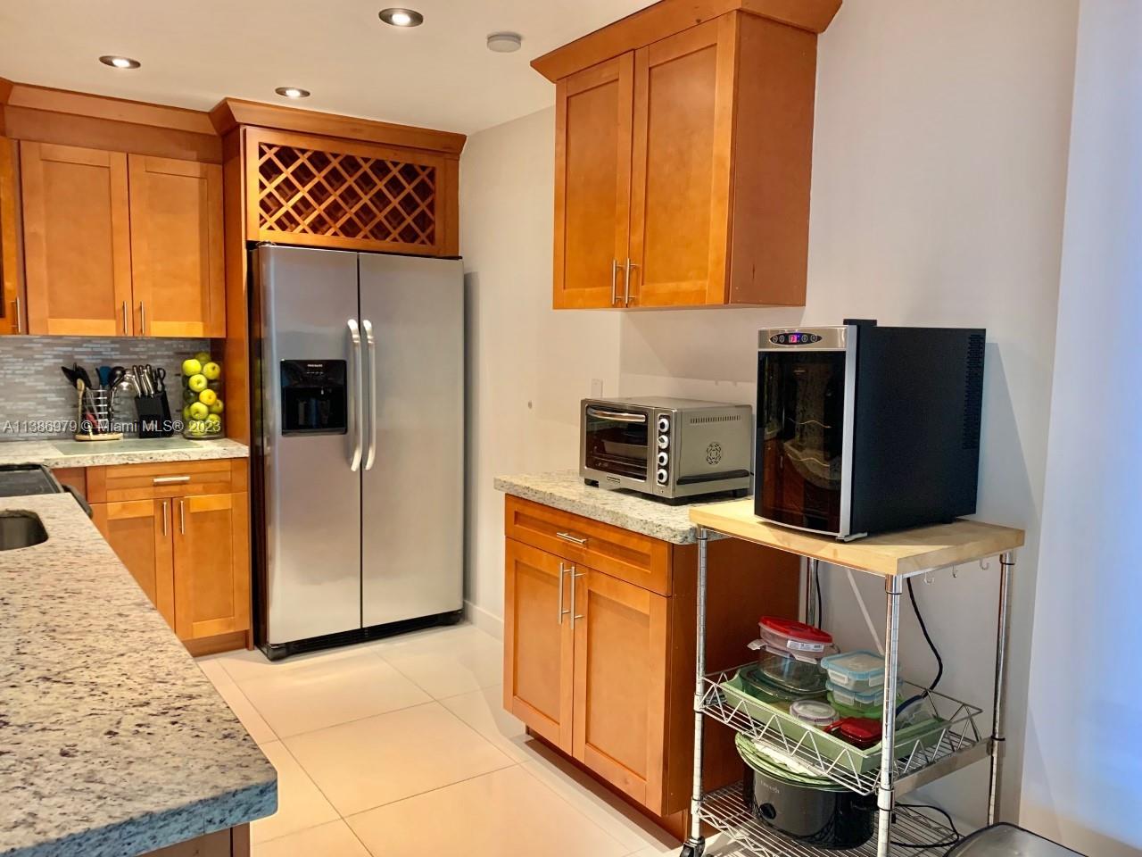 TIDES ON HOLLYWOOD BEACH - Residential Lease