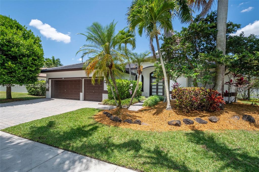 Photo of 812 Regal Cove Rd, Weston, FL 33327 (MLS # A12011511)