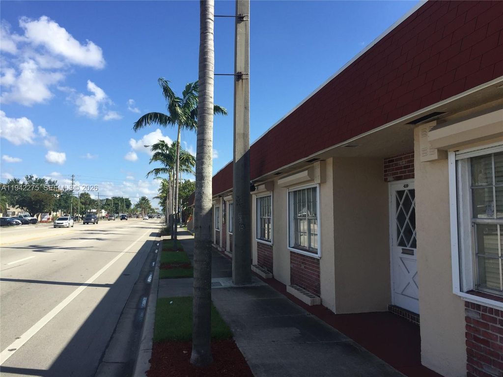 Photo of 413 S Federal Hwy, Dania Beach, FL 33004 (MLS # A11942275)