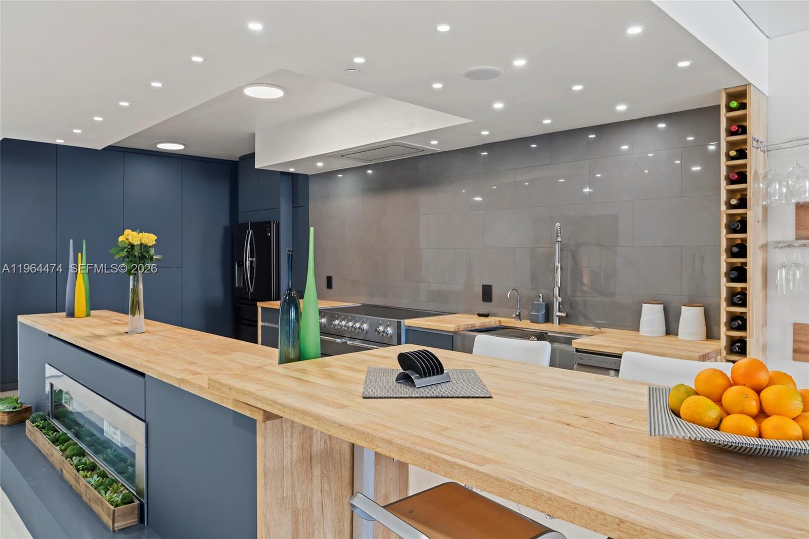 BEACH CLUB THREE CONDO - Residential