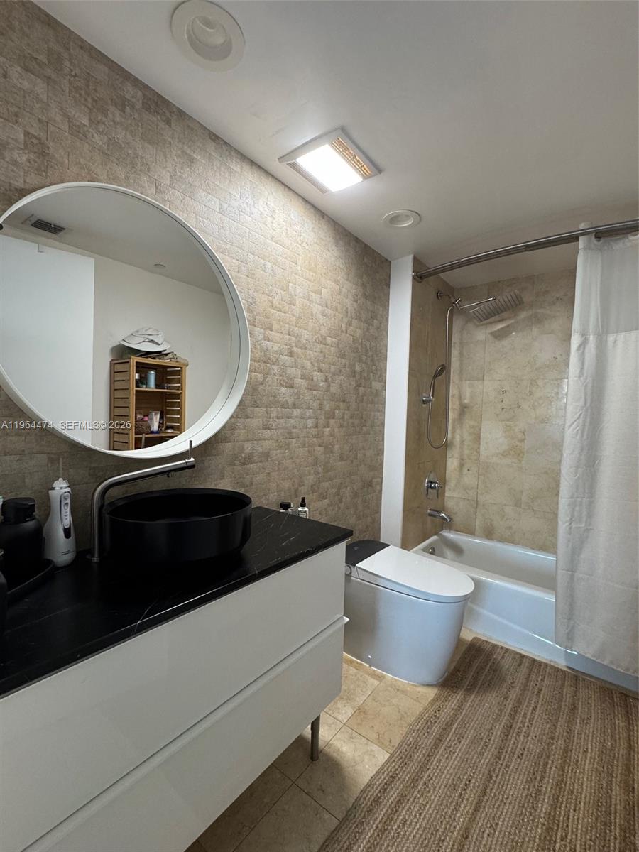 BEACH CLUB THREE CONDO - Residential