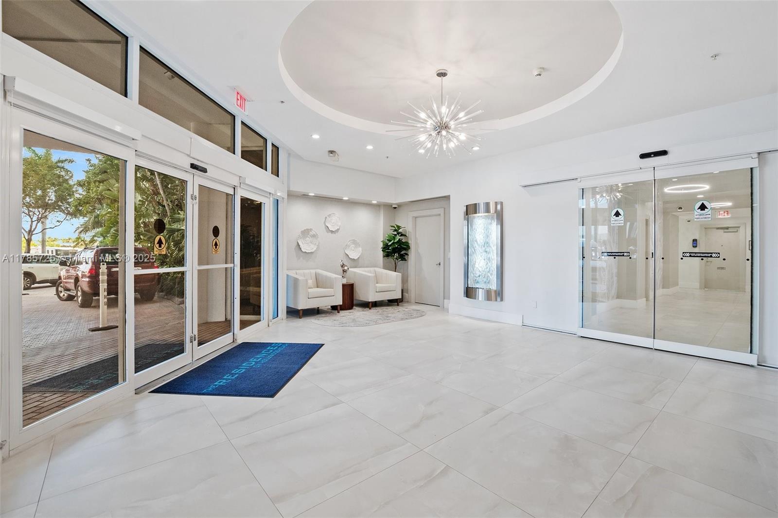 RESIDENCES ON HOLLYWOOD B - Residential