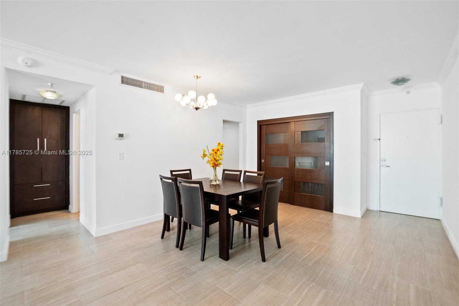 RESIDENCES ON HOLLYWOOD B - Residential