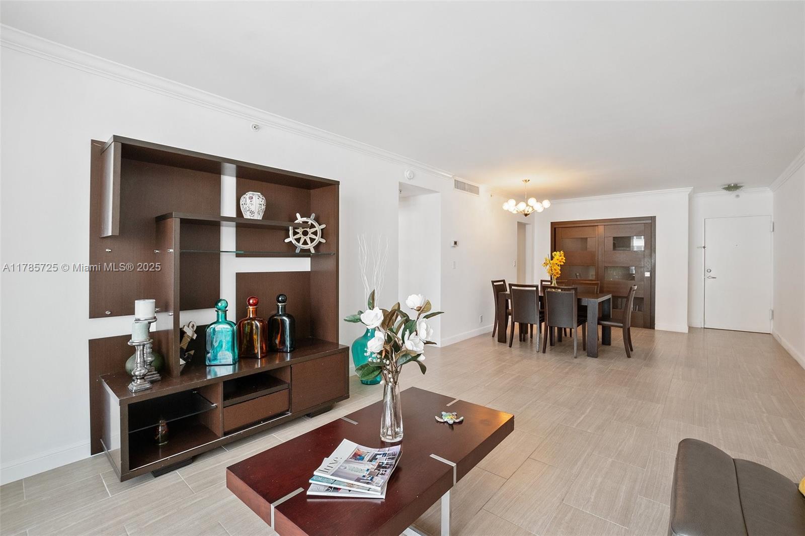 RESIDENCES ON HOLLYWOOD B - Residential