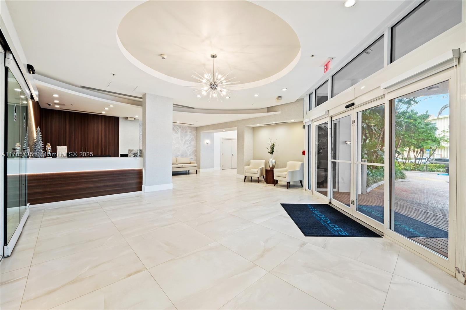 RESIDENCES ON HOLLYWOOD B - Residential