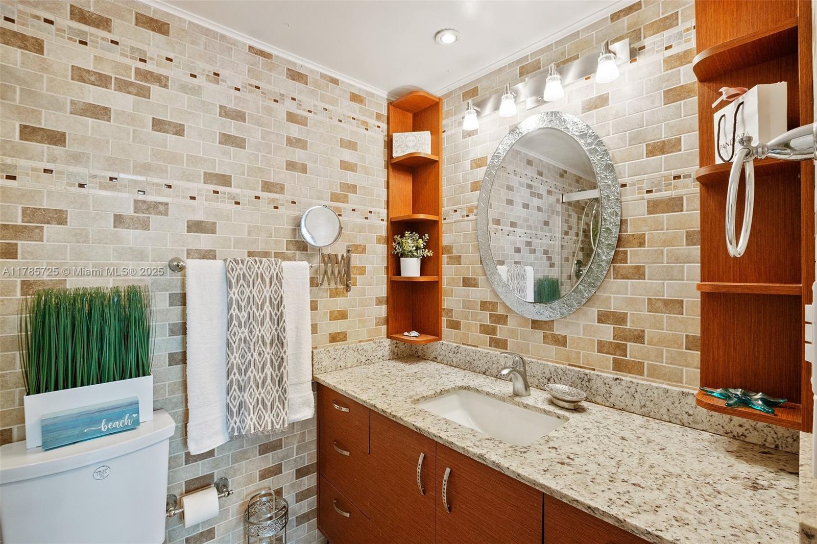 RESIDENCES ON HOLLYWOOD B - Residential