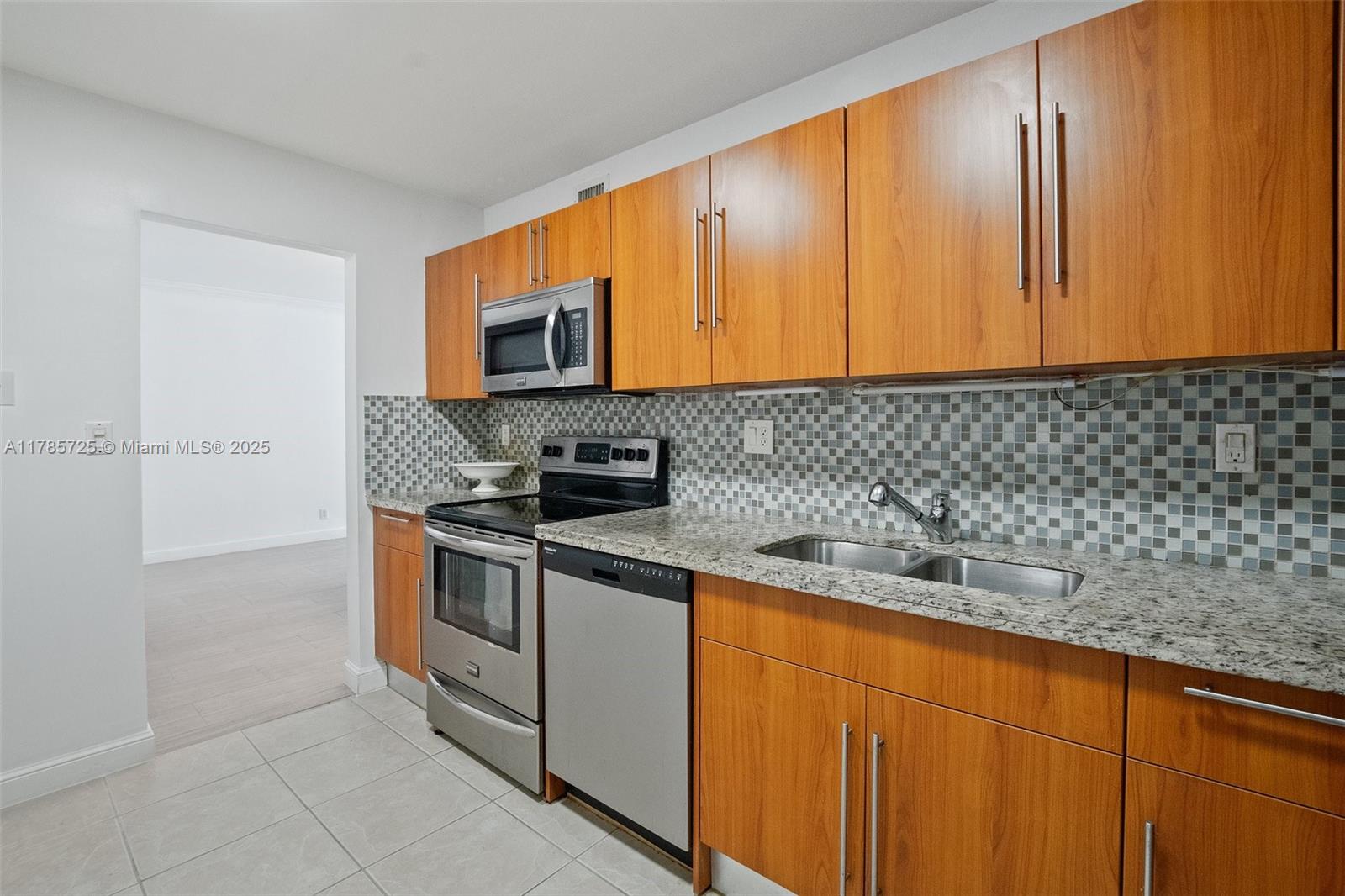 RESIDENCES ON HOLLYWOOD B - Residential