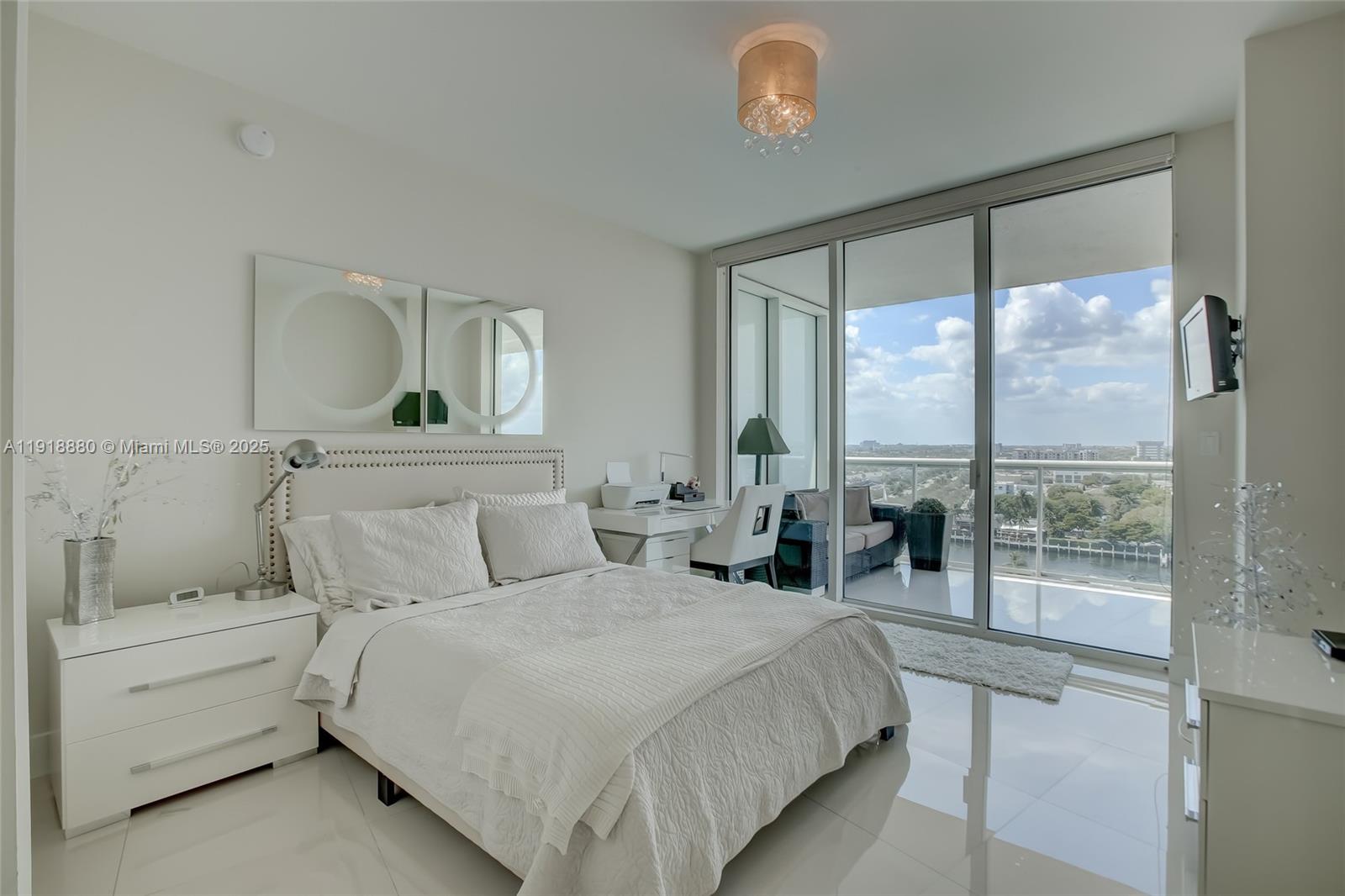 PLAZA AT OCEANSIDE (THE) - Residential Lease