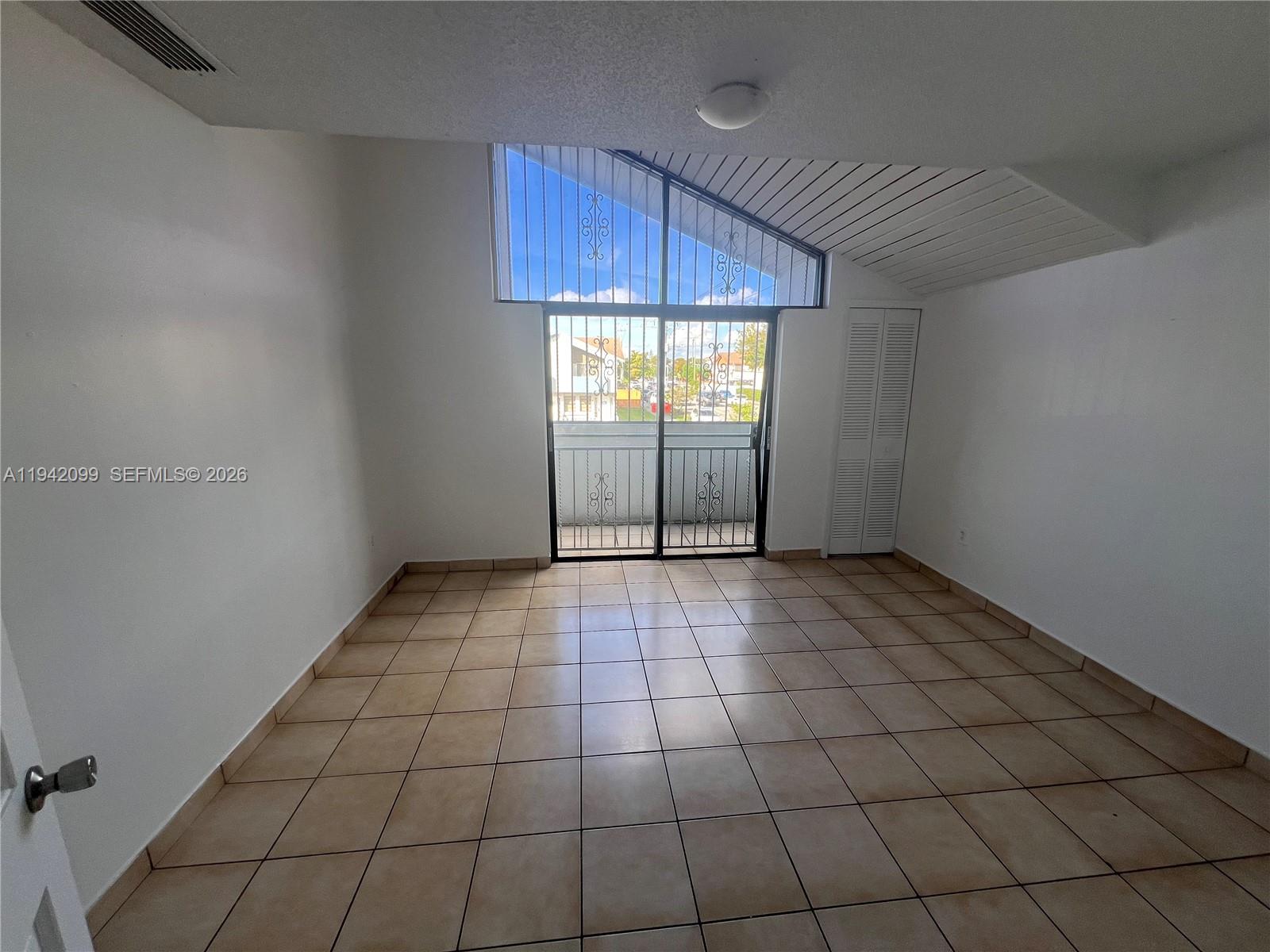 RAINBOW TOWNHOME CONDO - Residential