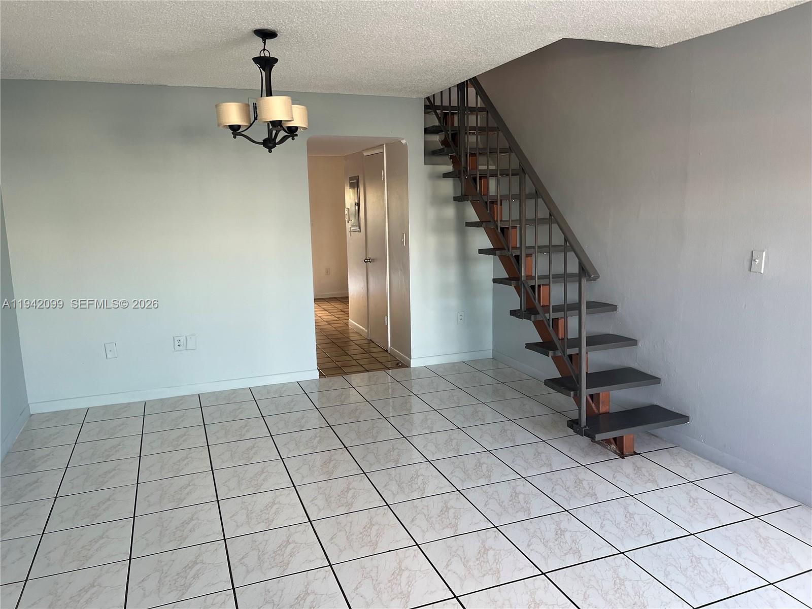 RAINBOW TOWNHOME CONDO - Residential