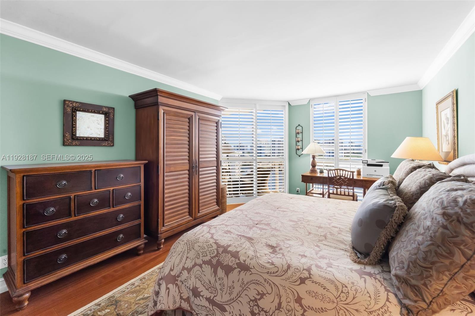 HARBOR TOWERS - Residential