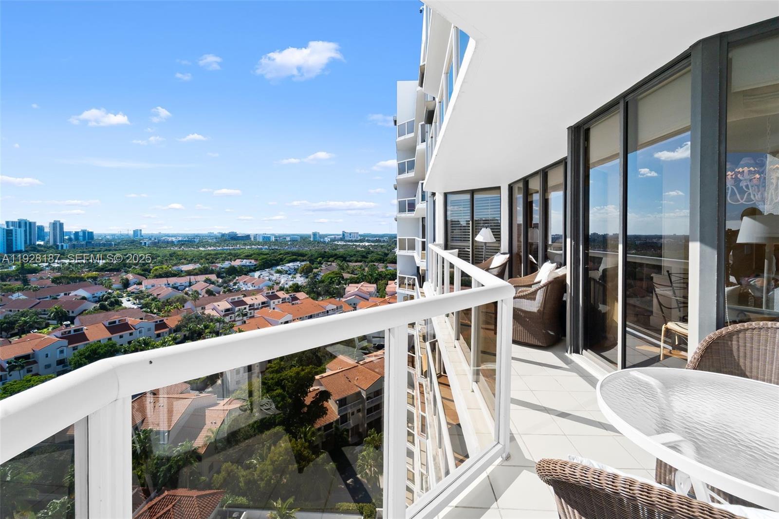 HARBOR TOWERS - Residential