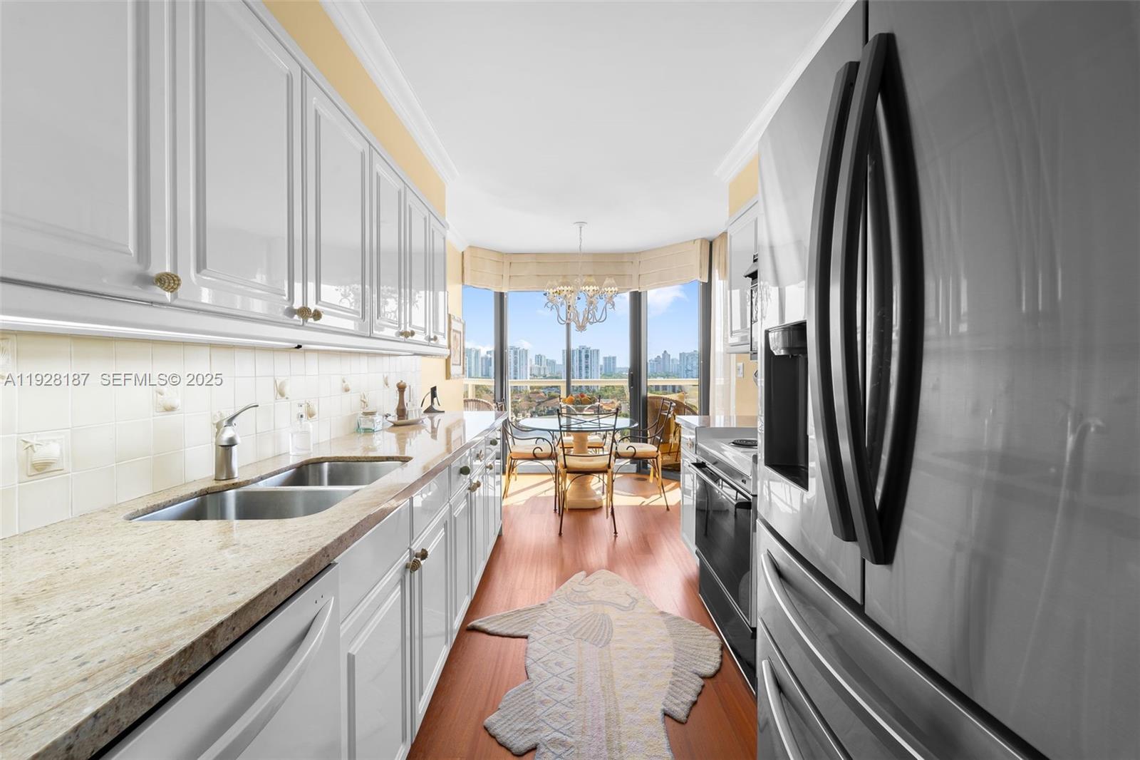 HARBOR TOWERS - Residential