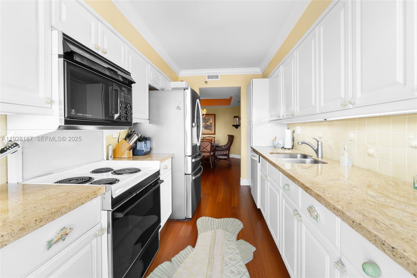 HARBOR TOWERS - Residential