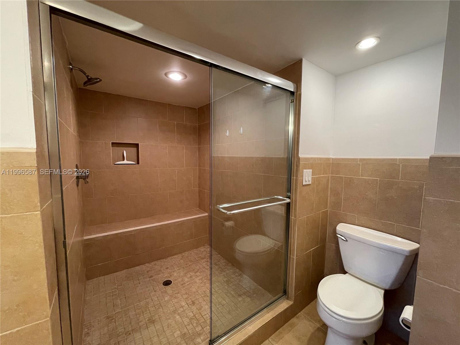 NO 83 PALM-AIRE COUNTRY C - Residential Lease