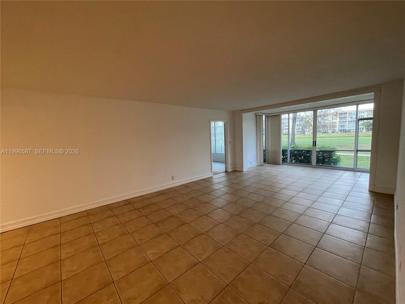 NO 83 PALM-AIRE COUNTRY C - Residential Lease